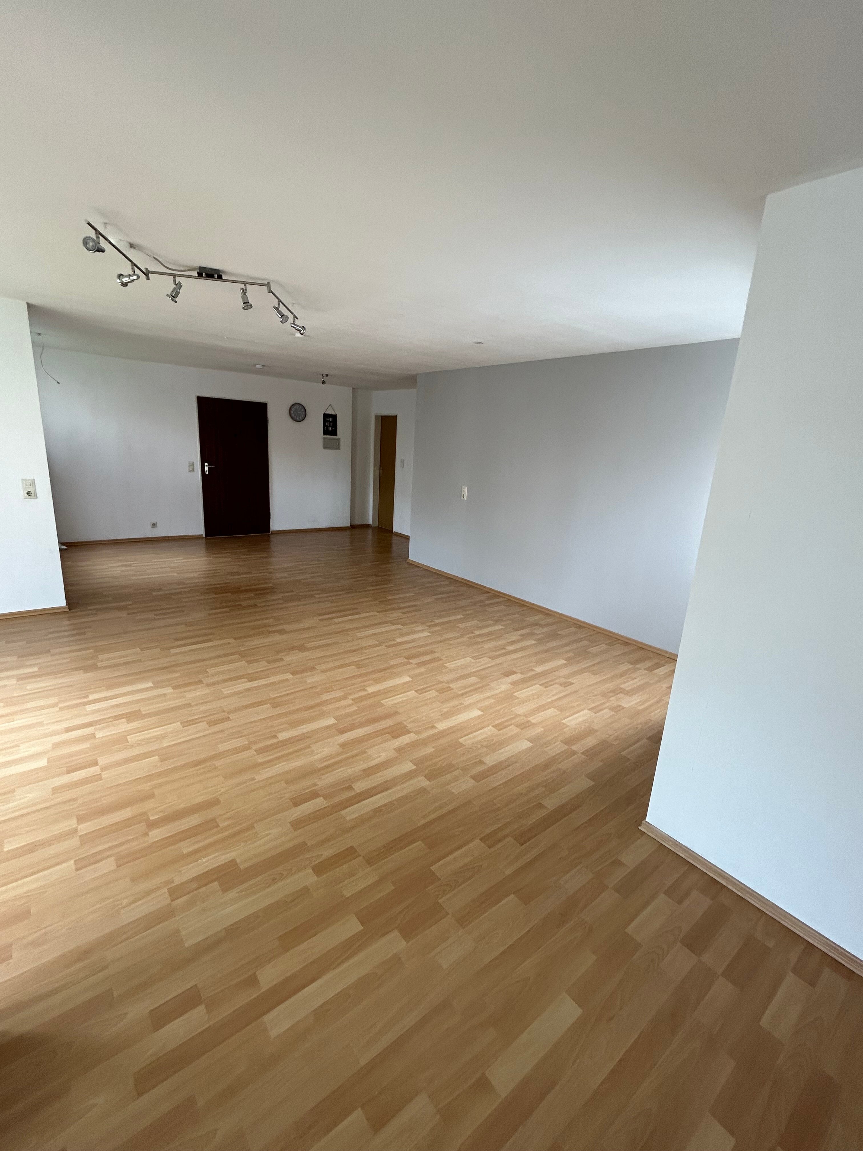 Wohnung zum Kauf provisionsfrei 239.000 € 2 Zimmer 75,2 m²<br/>Wohnfläche 2.<br/>Geschoss ab sofort<br/>Verfügbarkeit Schulstrasse 10 Dagersheim Böblingen 71034