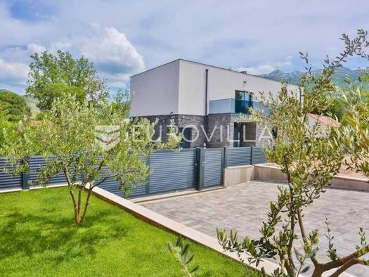 Villa zur Miete - Erstbezug 3.800 € 4 Zimmer 350 m² Dugopolje Dugopolje 21202