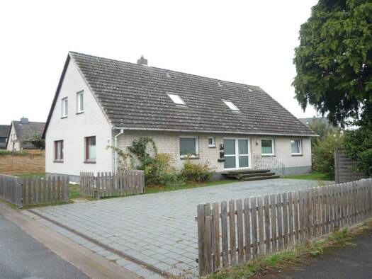 Einfamilienhaus zum Kauf 678.500 € 9 Zimmer 220 m² 688 m² Grundstück frei ab sofort Milanweg 17 Alt-Langenhagen Langenhagen 30853