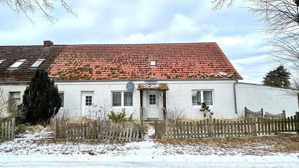Doppelhaushälfte zum Kauf 64.000 € 8 Zimmer 145,6 m² 5.000 m² Grundstück Pritzenow Bartow / Pritzenow 17089
