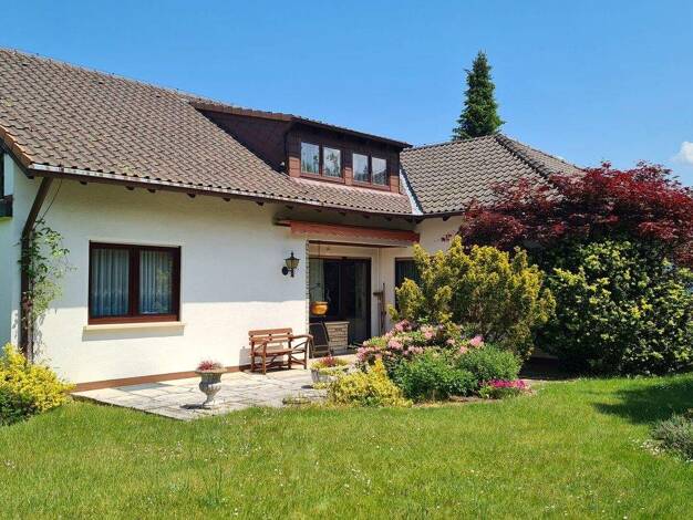 Bungalow zum Kauf 359.000 € 5 Zimmer 180 m² 1.000 m² Grundstück frei ab sofort Döhlau 95182