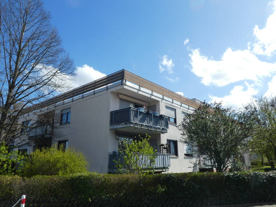 Immobilie in Saulheim - Einziehen und wohlfühlen: Hochparterrewohnung mit Balkon und Stellplatz! - Bild 0