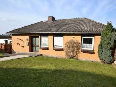 Bungalow zum Kauf 199.000 € 5 Zimmer 149 m² 777 m² Grundstück Othbergstraße 17 Holzen Eschershausen 37632