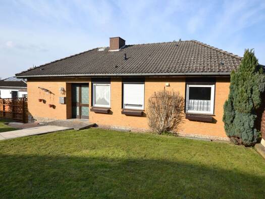 Bungalow zum Kauf 199.000 € 5 Zimmer 149 m² 777 m² Grundstück Othbergstraße 17 Eschershausen 37632