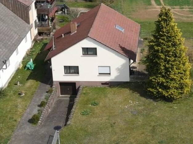 Einfamilienhaus zum Kauf provisionsfrei 350.000 € 8 Zimmer 185 m² 700 m² Grundstück Frauenstraße 44 Bernstadt 89182
