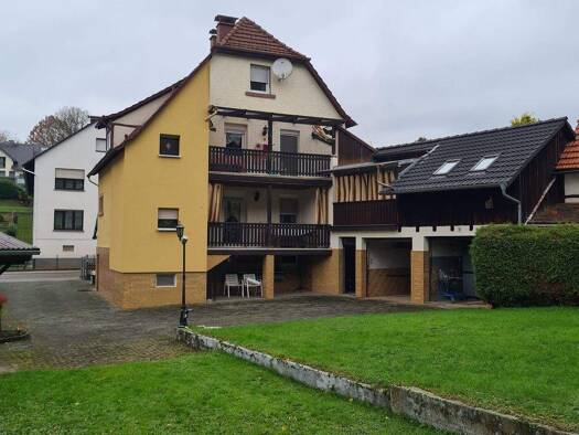 Mehrfamilienhaus zur Miete 2.300 € 11 Zimmer 210 m² 710 m² Grundstück frei ab sofort Engländerstraße 64 Sailauf 63877