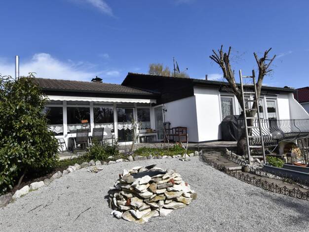 Bungalow zum Kauf 458.000 € 6 Zimmer 159 m² 571 m² Grundstück frei ab sofort Am Hirtenanger 17 Röthenbach Altdorf bei Nürnberg 90518