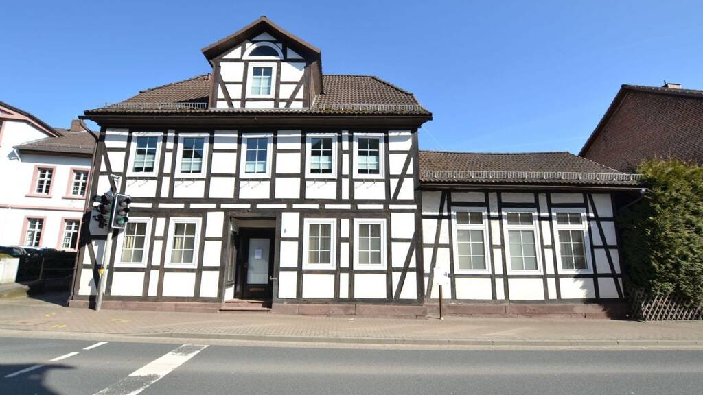 Wohnung zum Kauf 84.900 € 6 Zimmer 154 m² Raabestraße 8 Eschershausen 37632