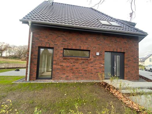 Doppelhaushälfte zur Miete 2.320 € 5 Zimmer 145 m² frei ab sofort Klarer Streck 21 a Stade 21680