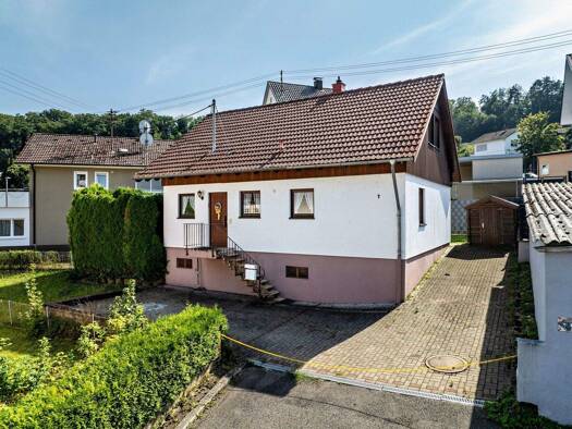 Einfamilienhaus zur Miete 1.625 € 5 Zimmer 120 m² 331 m² Grundstück Mosbach 74821