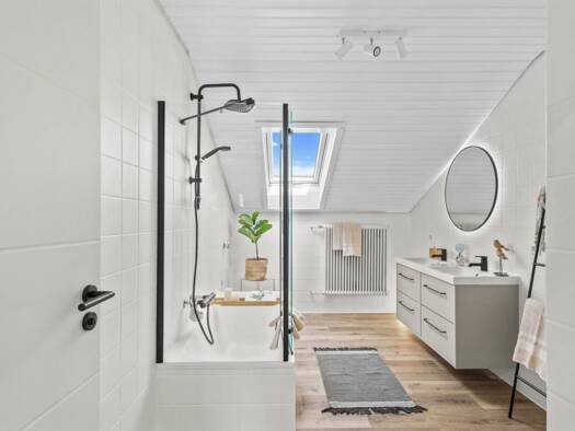 Wohnung zur Miete 1.200 € 3 Zimmer 88 m² 2. Geschoss frei ab sofort Keplerstraße 25 Neutraubling 93073
