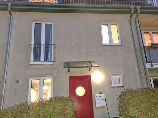 Reihenhaus zur Miete 2.200 € 6 Zimmer 137 m² 130 m² Grundstück frei ab 01.05.2026 Niederschönhausen Berlin 13156