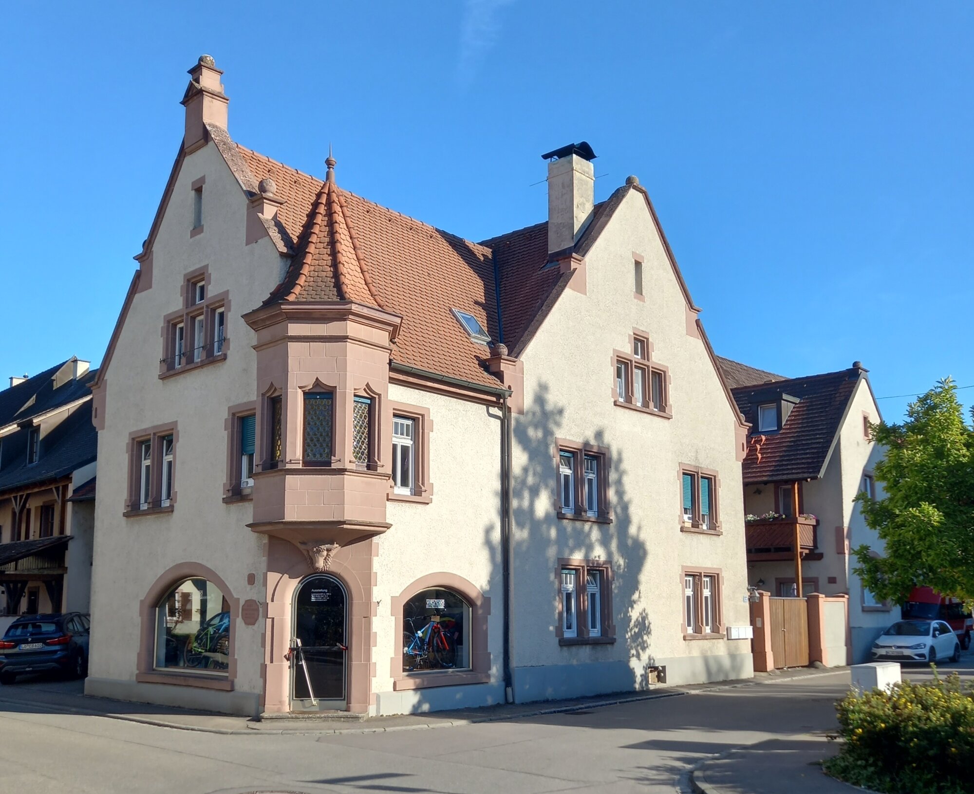 Haus zum Kauf 499.000 € 8 Zimmer 236 m²<br/>Wohnfläche 181 m²<br/>Grundstück Haltingen Weil am Rhein 79576