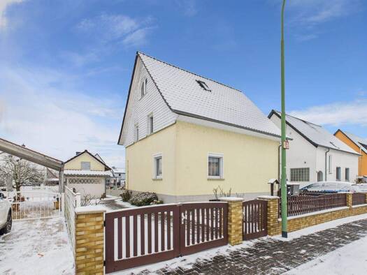 Einfamilienhaus zum Kauf 349.000 € 5 Zimmer 104 m² 553 m² Grundstück frei ab 01.04.2026 Dorheim Friedberg (Hessen) 61169