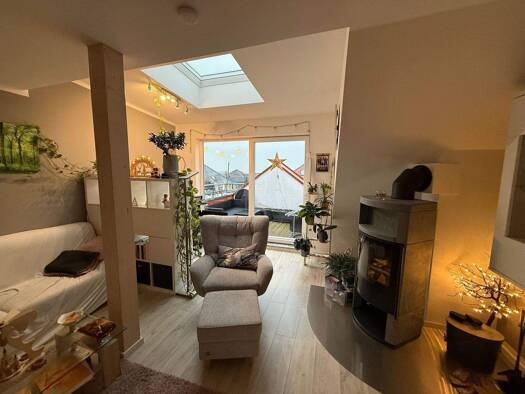 Wohnung zur Miete 1.550 € 5 Zimmer 100 m² 4. Geschoss frei ab 01.04.2026 Löbtau-Süd Dresden 01159