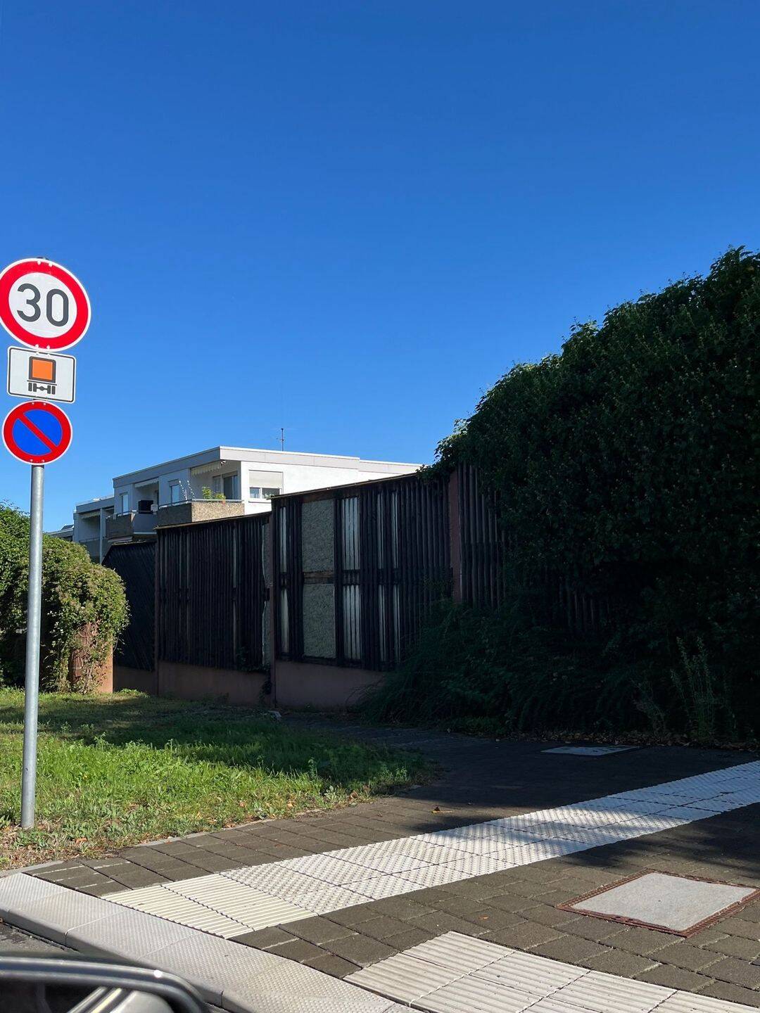 Property thumbnail 12