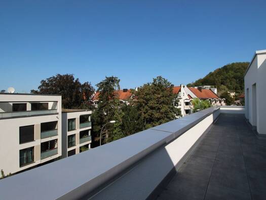 Wohnung zur Miete 1.950 € 4 Zimmer 165,3 m² Geschoss 3/3 frei ab 01.01.2027 Schönbrunner Straße 16 Berg Landshut 84036