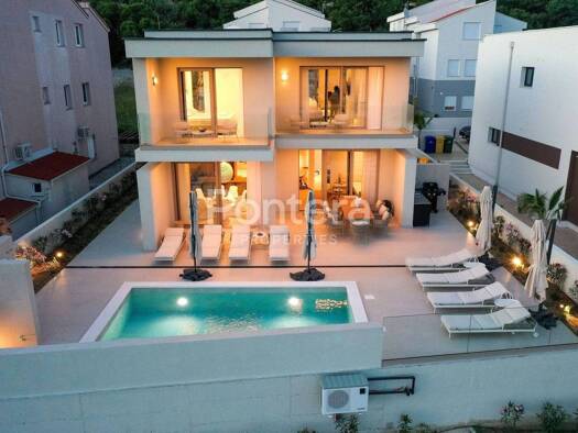 Einfamilienhaus zum Kauf 1.580.000 € 4 Zimmer 308 m² Caska, Novalja Novalja 53291