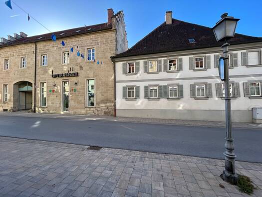 Gewerbeobjekt zum Kauf 690.000 € 525 m² 536 m² Grundstück frei ab sofort Bad Königshofen Bad Königshofen i.Grabfeld 97631