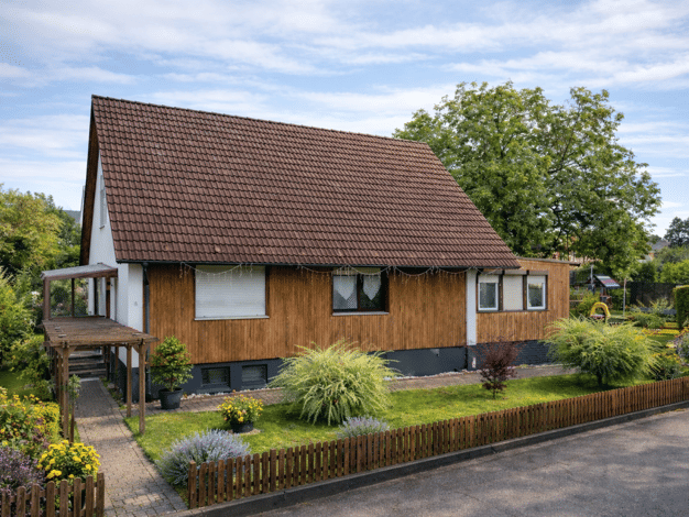 Einfamilienhaus zum Kauf provisionsfrei 94.900 € 6 Zimmer 142,2 m² 1.219 m² Grundstück Boffzen 37691