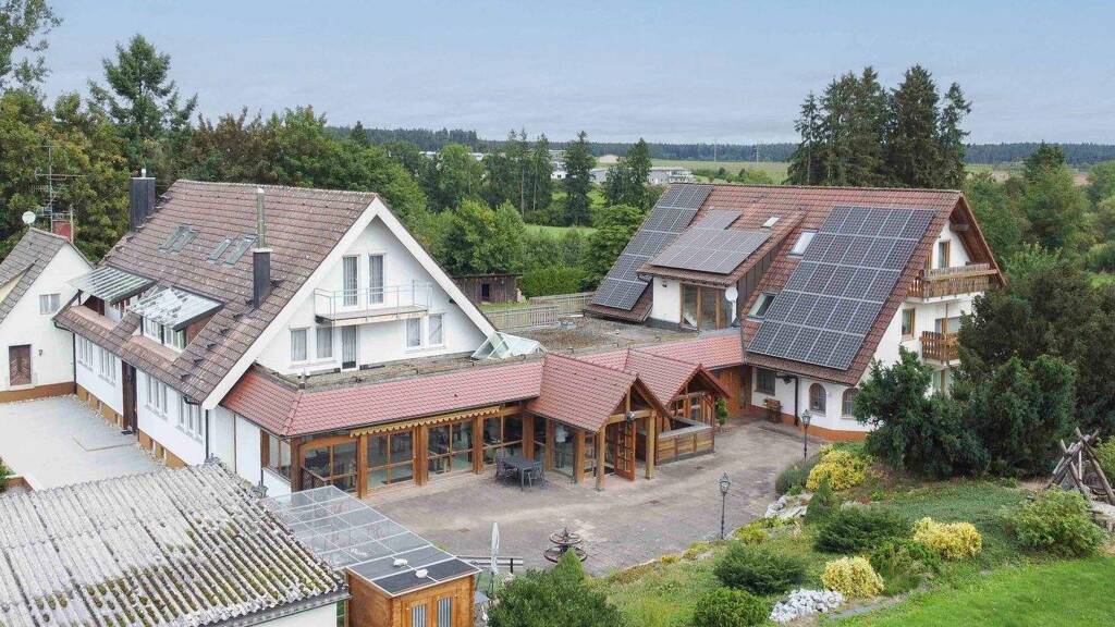 Gewerbeobjekt zum Kauf als Kapitalanlage geeignet 1.150.000 € 700 m² 36.876 m² Grundstück Obereschach Villingen-Schwenningen 78052