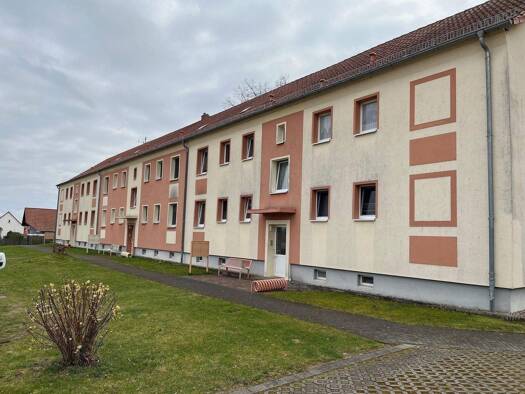 Wohnung zur Miete 360 € 3 Zimmer 59 m² 1. Geschoss frei ab sofort Mühlhäuser Straße 183 Kutzleben 99955