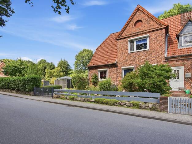 Doppelhaushälfte zum Kauf 276.000 € 5 Zimmer 141 m² 958 m² Grundstück Burg (Dithmarschen) 25712