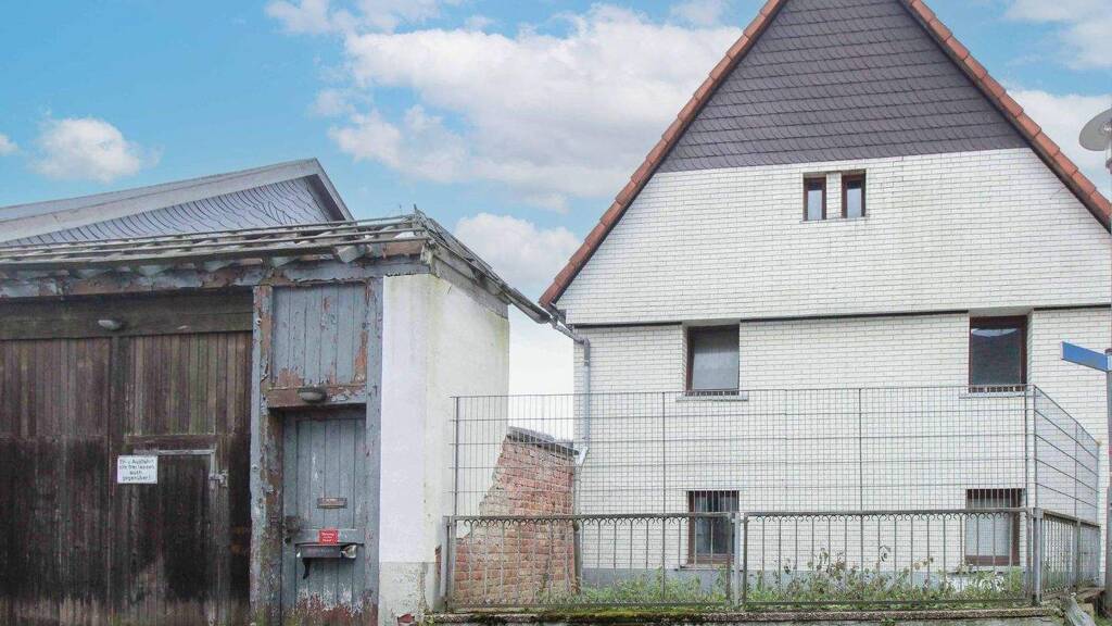 Reihenendhaus zum Kauf 239.000 € 7 Zimmer 105,9 m² 165 m² Grundstück Ehlhalten Eppstein 65817