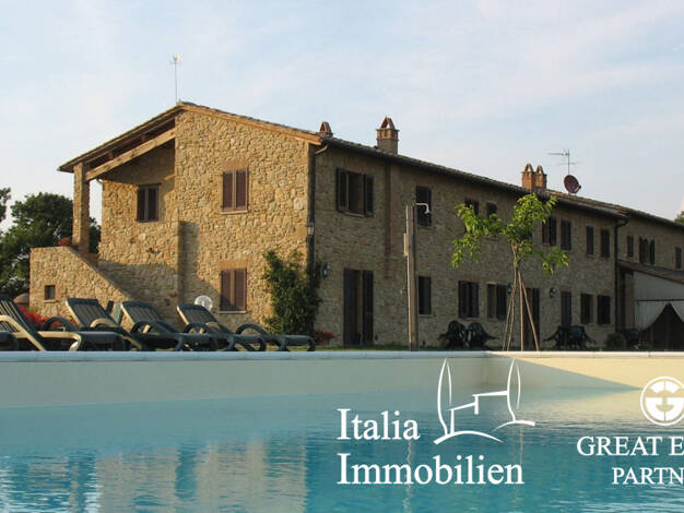 Bauernhaus zum Kauf 2.500.000 € 30 Zimmer 700 m² 1.095.000 m² Grundstück Volterra 56048