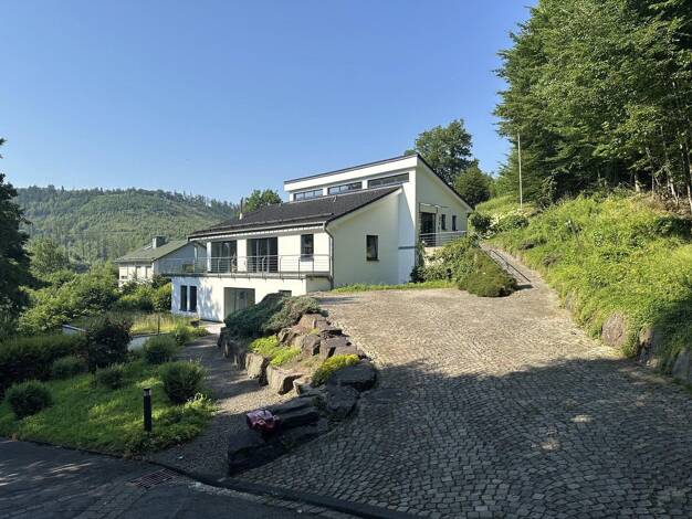 Einfamilienhaus zum Kauf provisionsfrei 495.000 € 4 Zimmer 213,4 m² 2.250 m² Grundstück Rathmecke Lüdenscheid 58513