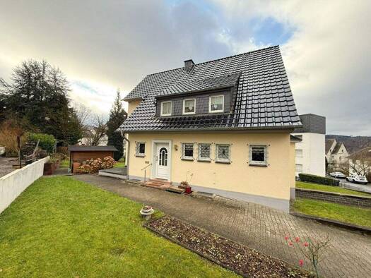 Einfamilienhaus zum Kauf 252.000 € 6 Zimmer 168 m² 611 m² Grundstück Werdohl 58791