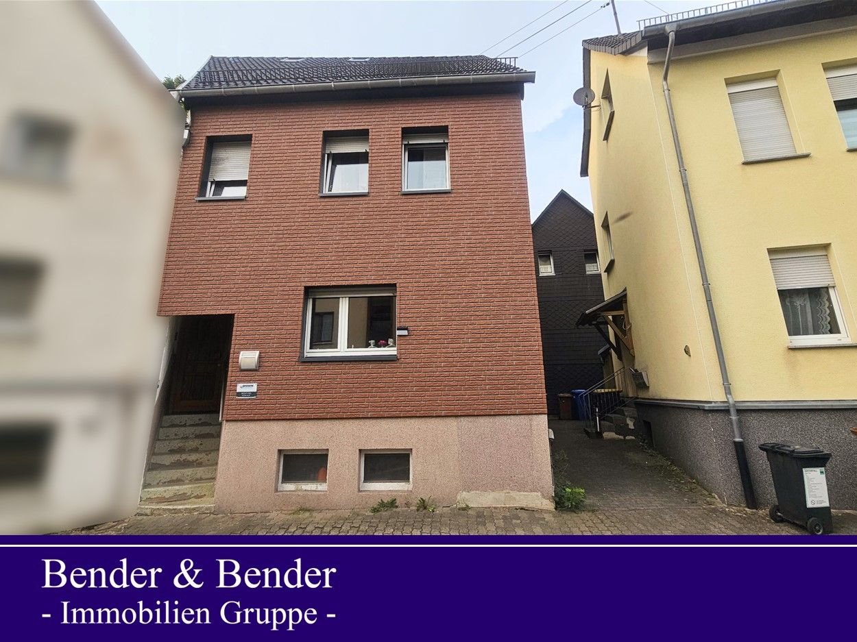 Mehrfamilienhaus zum Kauf 121.900 € 6 Zimmer 135 m²<br/>Wohnfläche 180 m²<br/>Grundstück Wehbach Kirchen 57548