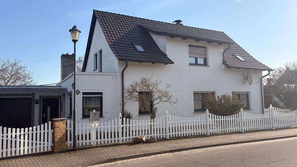 Einfamilienhaus zum Kauf 249.000 € 1 Zimmer 140 m² 1.695 m² Grundstück frei ab sofort Audenhain Mockrehna 04862