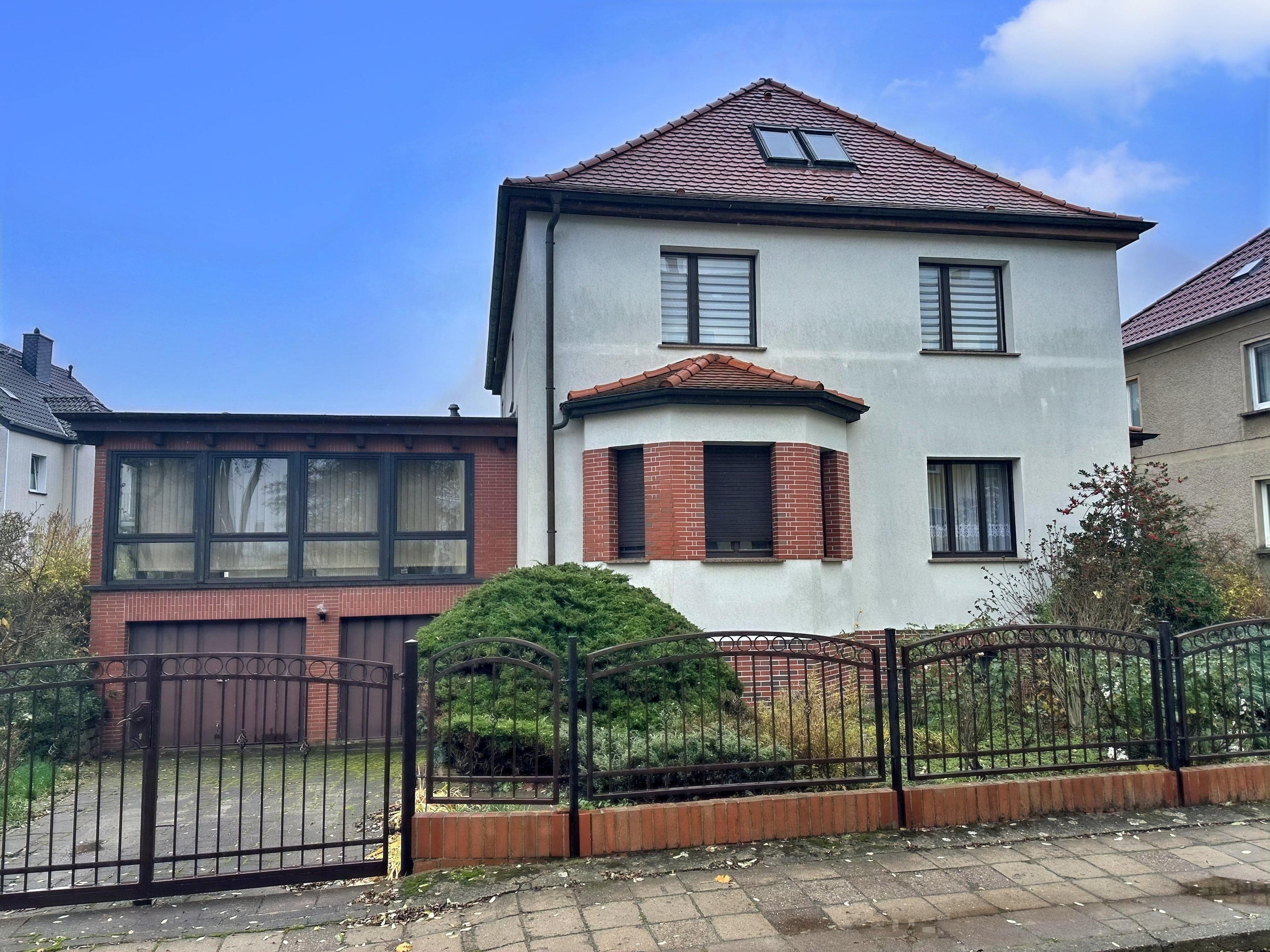 Mehrfamilienhaus zum Kauf 317.000 € 6 Zimmer 199 m²<br/>Wohnfläche 742 m²<br/>Grundstück Burg Burg 39288