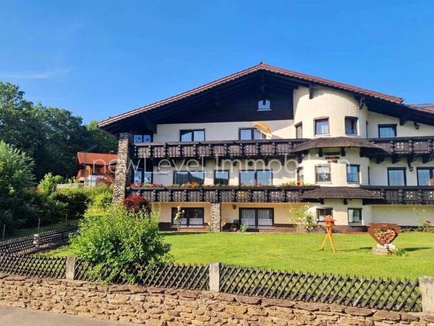 Mehrfamilienhaus zum Kauf 1.170.000 € 18 Zimmer 549 m² 1.301 m² Grundstück Drachselsried Drachselsried 94256
