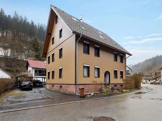 Mehrfamilienhaus zum Kauf 389.000 € 11 Zimmer 295,8 m² 583 m² Grundstück Schönmünzach Baiersbronn 72270