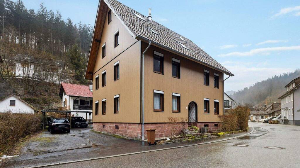 Mehrfamilienhaus zum Kauf 389.000 € 11 Zimmer 295,8 m² 583 m² Grundstück Schönmünzach Baiersbronn 72270