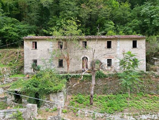 Haus zum Kauf 260.000 € 10 Zimmer 200 m² 7.000 m² Grundstück Seravezza 55047