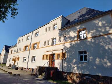 Wohnung zur Miete 325 € 2 Zimmer 49 m² EG frei ab sofort Zwickauer Straße 184 Reichenbach Reichenbach 08468