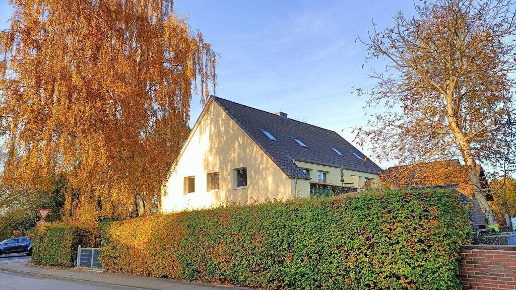 Maisonette zur Miete 950 € 2 Zimmer 93 m² 2. Geschoss frei ab 01.03.2026 Süntelstraße 121 Schnelsen Hamburg 22457