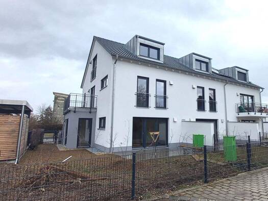 Reihenendhaus zur Miete - Erstbezug 2.780 € 4 Zimmer 152,6 m² 290 m² Grundstück frei ab 01.04.2026 St.-Koloman-Straße 23 Hofsingelding Wörth 85457