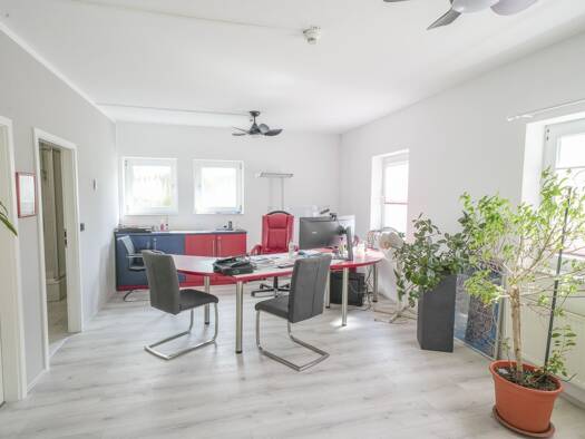 Praxisfläche zur Miete 1.250 € 4 Zimmer 135 m² Bürofläche teilbar von 135 m² bis 165 m² Ludersheim Altdorf bei Nürnberg 90518