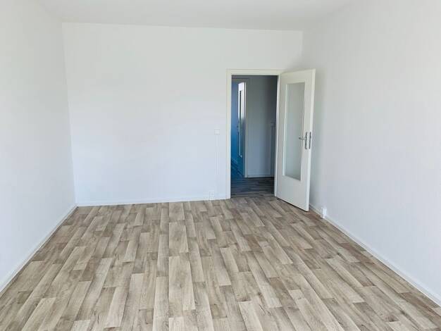 Wohnung zur Miete 585 € 4 Zimmer 88,4 m² 10. Geschoss frei ab 15.09.2026 Stuttgarter Allee 18 Grünau-Mitte West 04209