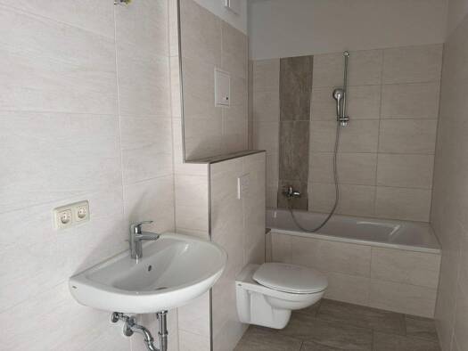 Wohnung zur Miete 295 € 2 Zimmer 49 m² 2. Geschoss Heinrich-Heine-Straße 28 Pölbitz Zwickau 08058