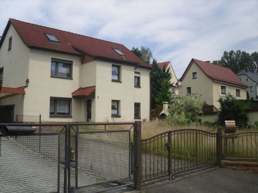 Einfamilienhaus zum Kauf 89.000 € 7 Zimmer 170 m² 520 m² Grundstück frei ab sofort Brauereistraße 7 Vielau Reinsdorf 08141