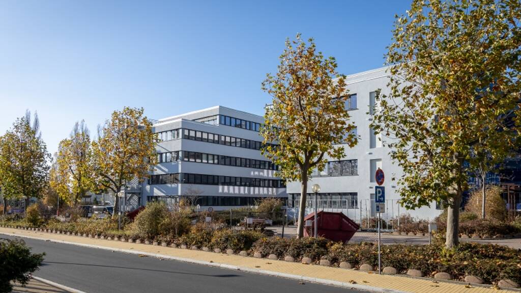 Lagerhalle zur Miete provisionsfrei 4 € 400 m² Lagerfläche teilbar ab 400 m² Radebeul 01445