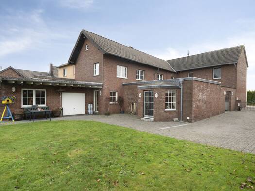 Einfamilienhaus zum Kauf 299.000 € 8 Zimmer 225 m² 655 m² Grundstück Stahe Gangelt 52538