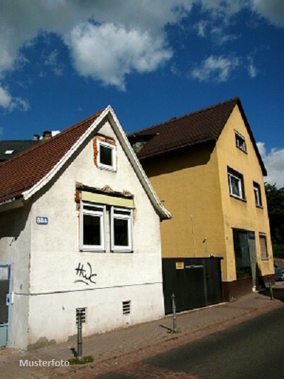 Mehrfamilienhaus zum Kauf 42.000 € 1 Zimmer 690 m²<br/>Wohnfläche 882 m²<br/>Grundstück Waldenburg Waldenburg 08396