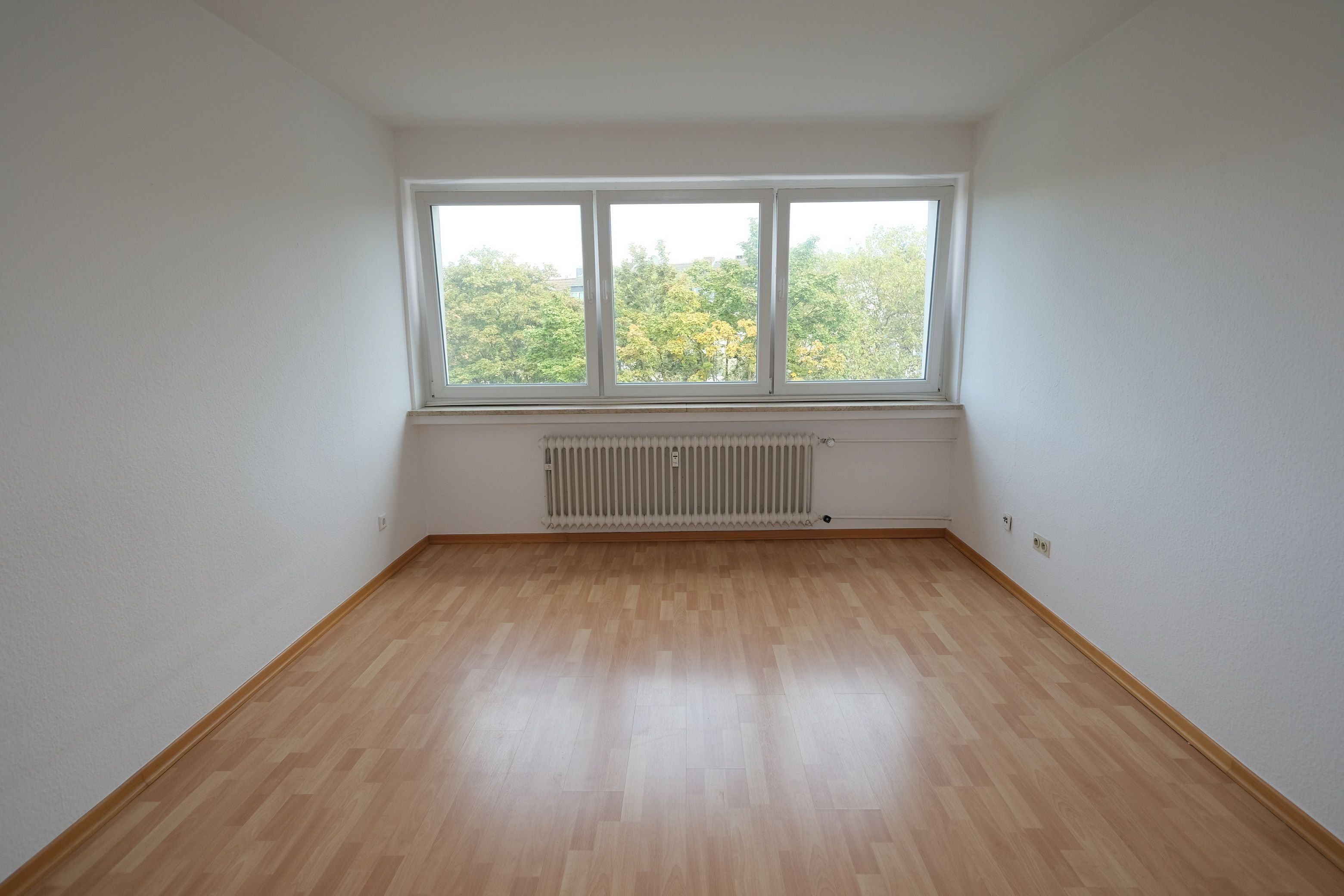 Apartment zur Miete 320 € 1 Zimmer 25 m²<br/>Wohnfläche 3.<br/>Geschoss ab sofort<br/>Verfügbarkeit Ludwigshafenerstrass 41 Lierenfeld Düsseldorf 40229