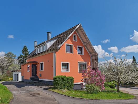 Einfamilienhaus zum Kauf 349.000 € 5 Zimmer 135 m² 490 m² Grundstück frei ab sofort Merzenbergstraße 34 Musbach Freudenstadt 72250